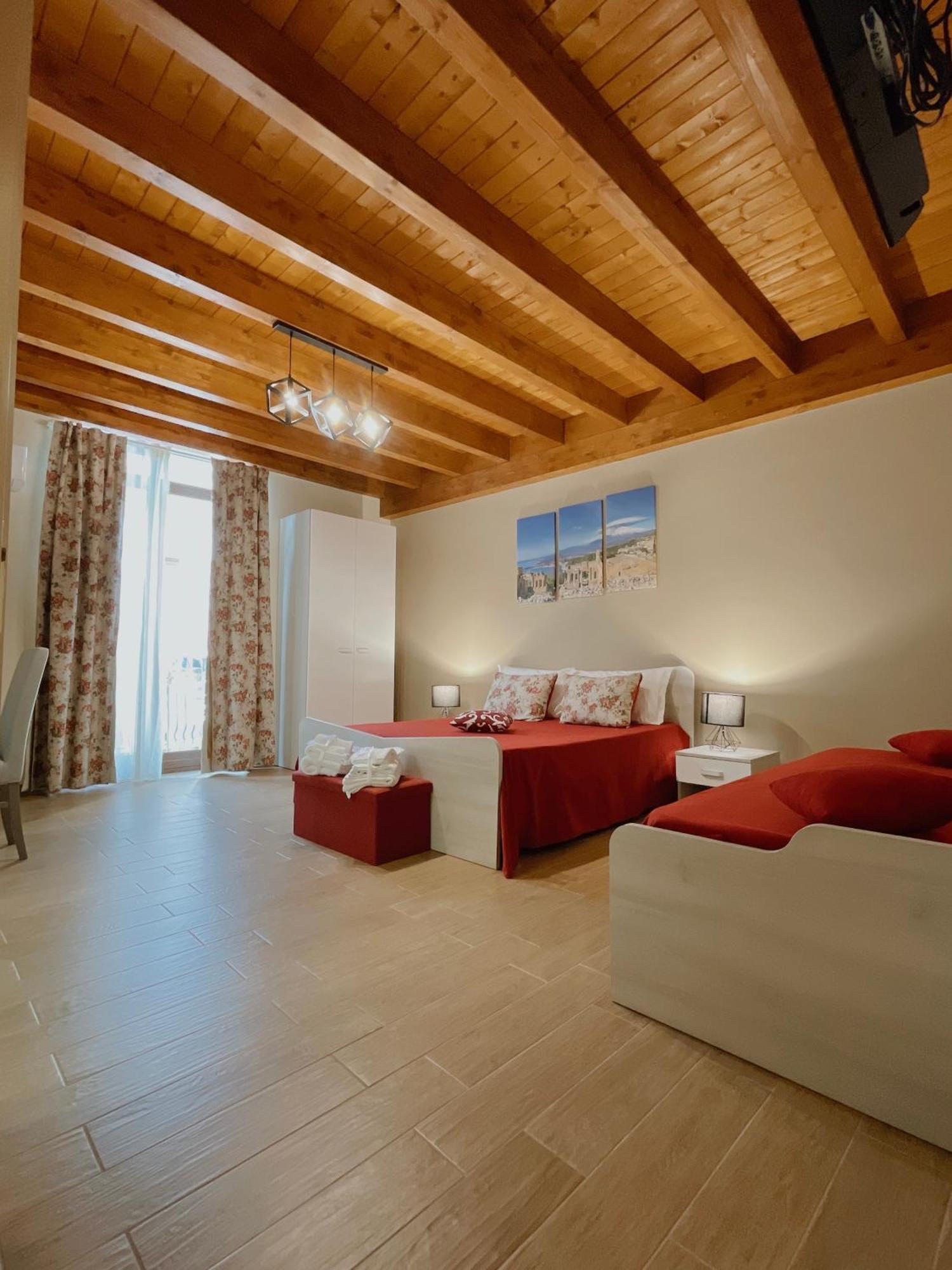 La Vie Fuille Bed And Breakfast 리포스토 외부 사진